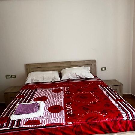Appartamento Incantevole Con Posto Auto Privato Vlorë Exterior foto